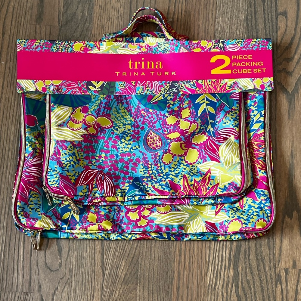 NWT Trina Turk set of 2 packimg cubes